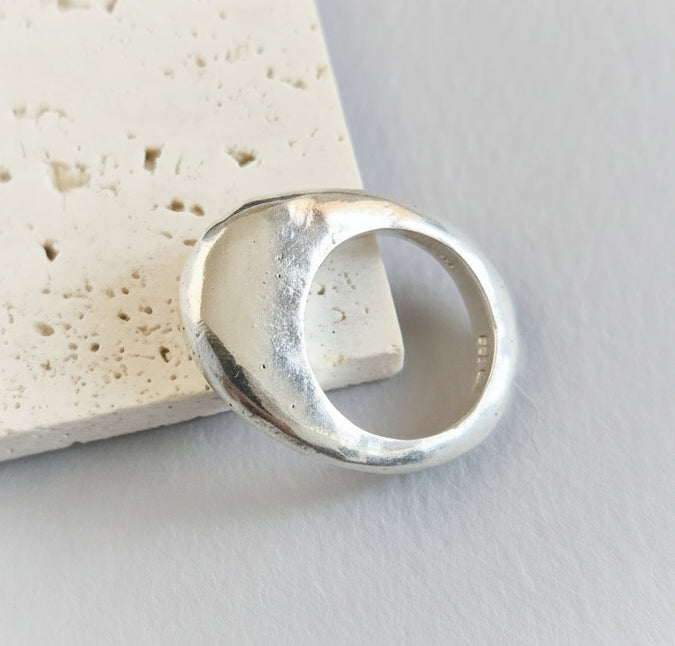 Handcrafted pearlescent sterling silver ring