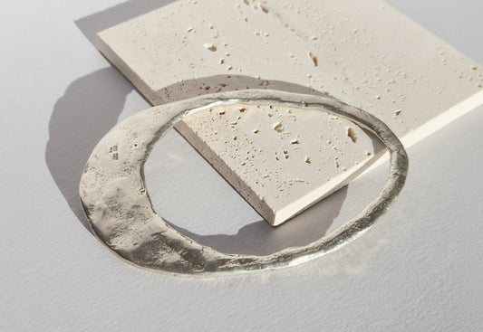 Handcrafted pearlescent bracelet in sterling silver